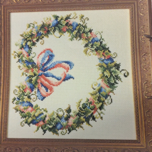 Just CrossStitch Magazine February 2000 - Picture 9 of 14